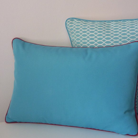 Blue/White & Red, Indoor/Outdoor Pillow Cover 14" x 20" - Picture 3 of 3